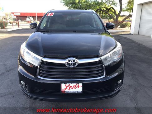 Used 2016 Toyota Highlander XLE w/ Protection Package #3 AWD/4WD image 2