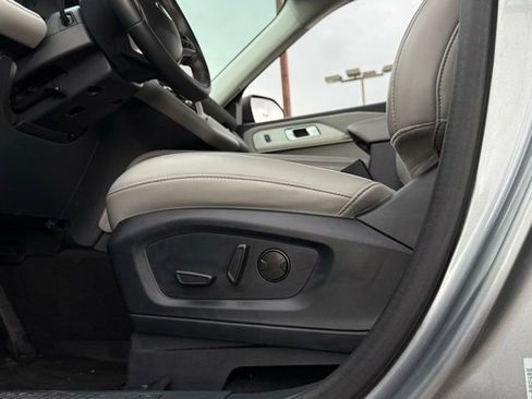 Used 2025 Ford Explorer Active w/ Active Comfort Package AWD/4WD image 34