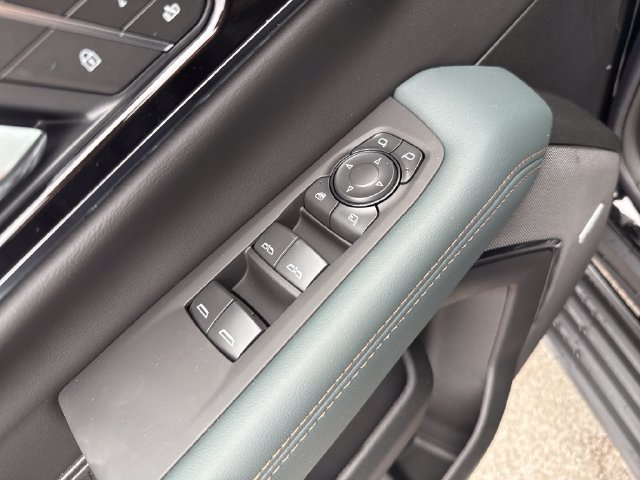 New 2027 GMC Yukon AT4 w/ AT4 Premium Plus Package AWD/4WD image 11
