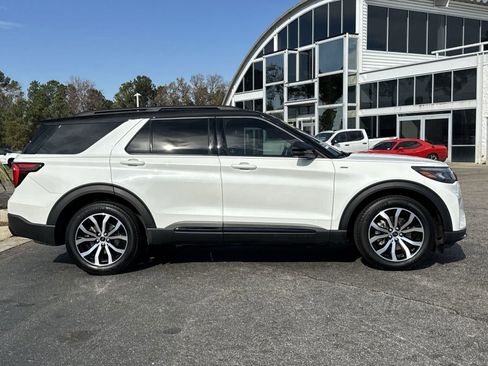 Used 2025 Ford Explorer ST-Line w/ Premium Package image 11