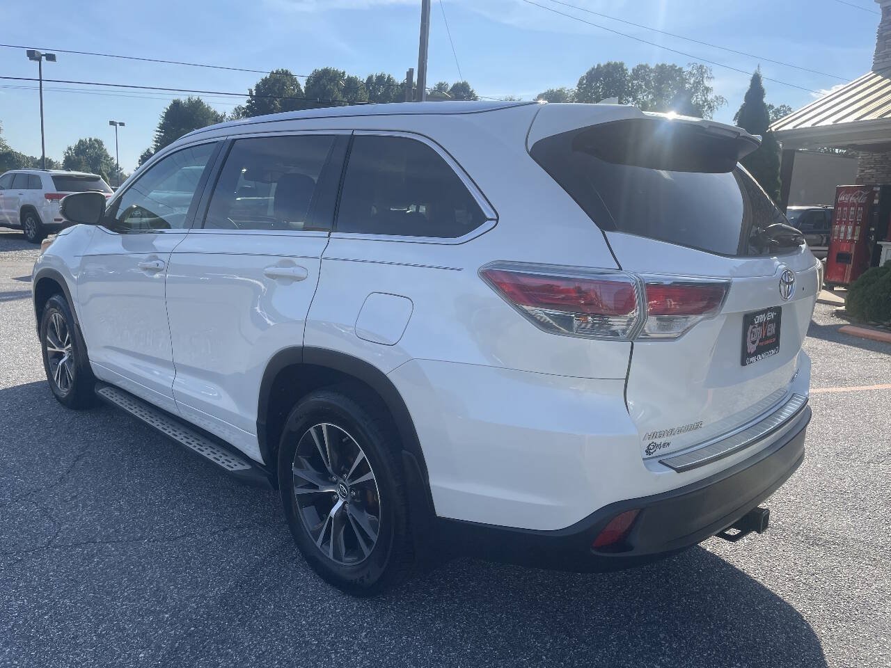 Used 2016 Toyota Highlander XLE AWD/4WD image 9