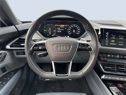 Used 2022 Audi e-tron GT Prestige image 16