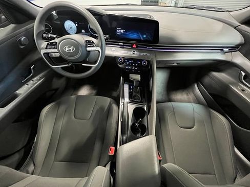 Used 2024 Hyundai Elantra SEL FWD image 17