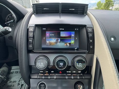 Used 2018 Jaguar F-TYPE Coupe RWD image 22