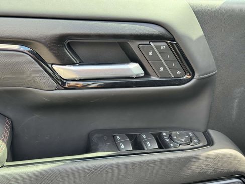 New 2025 GMC Sierra 2500 AT4X w/ AT4X AEV Edition image 17