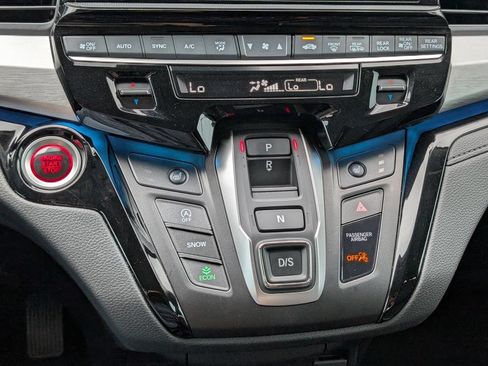 Used 2025 Honda Odyssey Touring image 9