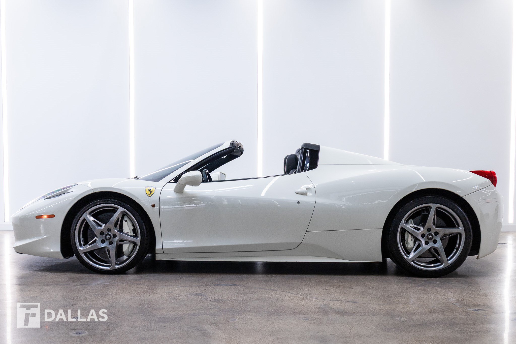 Used 2013 Ferrari 458 Spider RWD image 1