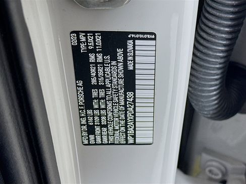 Used 2023 Porsche Cayenne Platinum Edition image 31