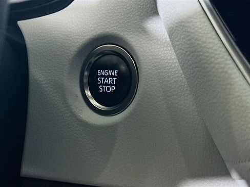 Used 2025 Toyota Corolla SE w/ Convenience Package FWD image 20