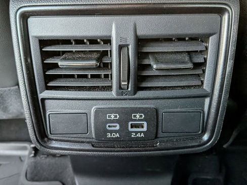 Used 2025 Subaru Forester Limited image 29