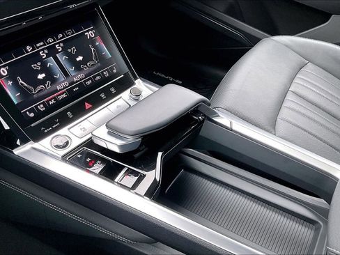 Certified 2024 Audi Q8 e-tron Premium Plus image 23