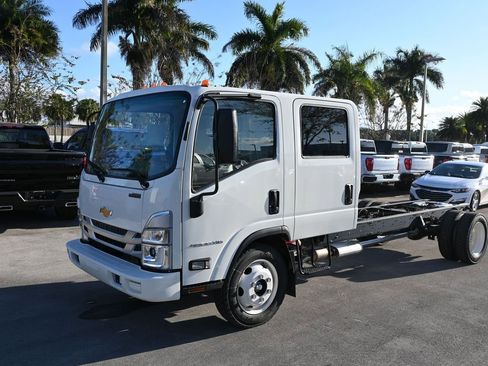 New 2025 Chevrolet Low Cab Forward image 2