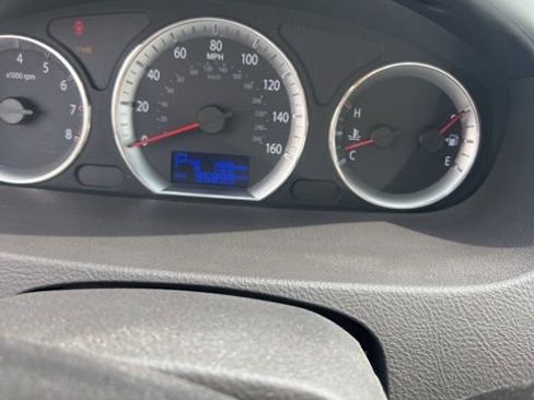 Used 2010 Hyundai Sonata GLS FWD image 2