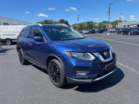 Used 2020 Nissan Rogue SV AWD/4WD image 3