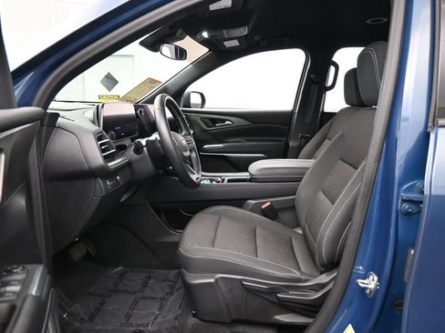 Used 2024 Chevrolet Traverse LS FWD image 10