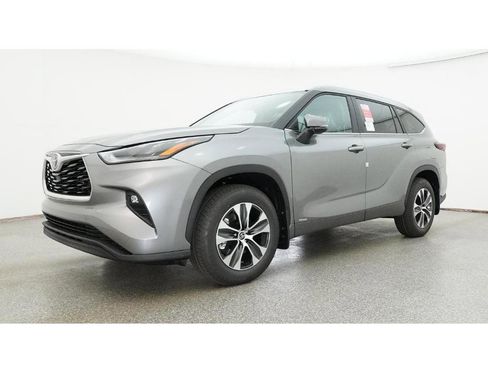 New 2026 Toyota Highlander XLE image 17