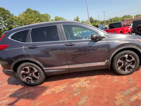 Used 2017 Honda CR-V Touring image 2