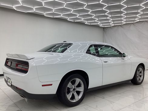 Used 2019 Dodge Challenger SXT RWD image 12