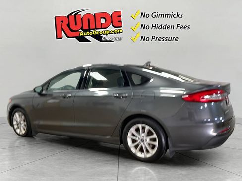 Used 2020 Ford Fusion SE FWD image 4