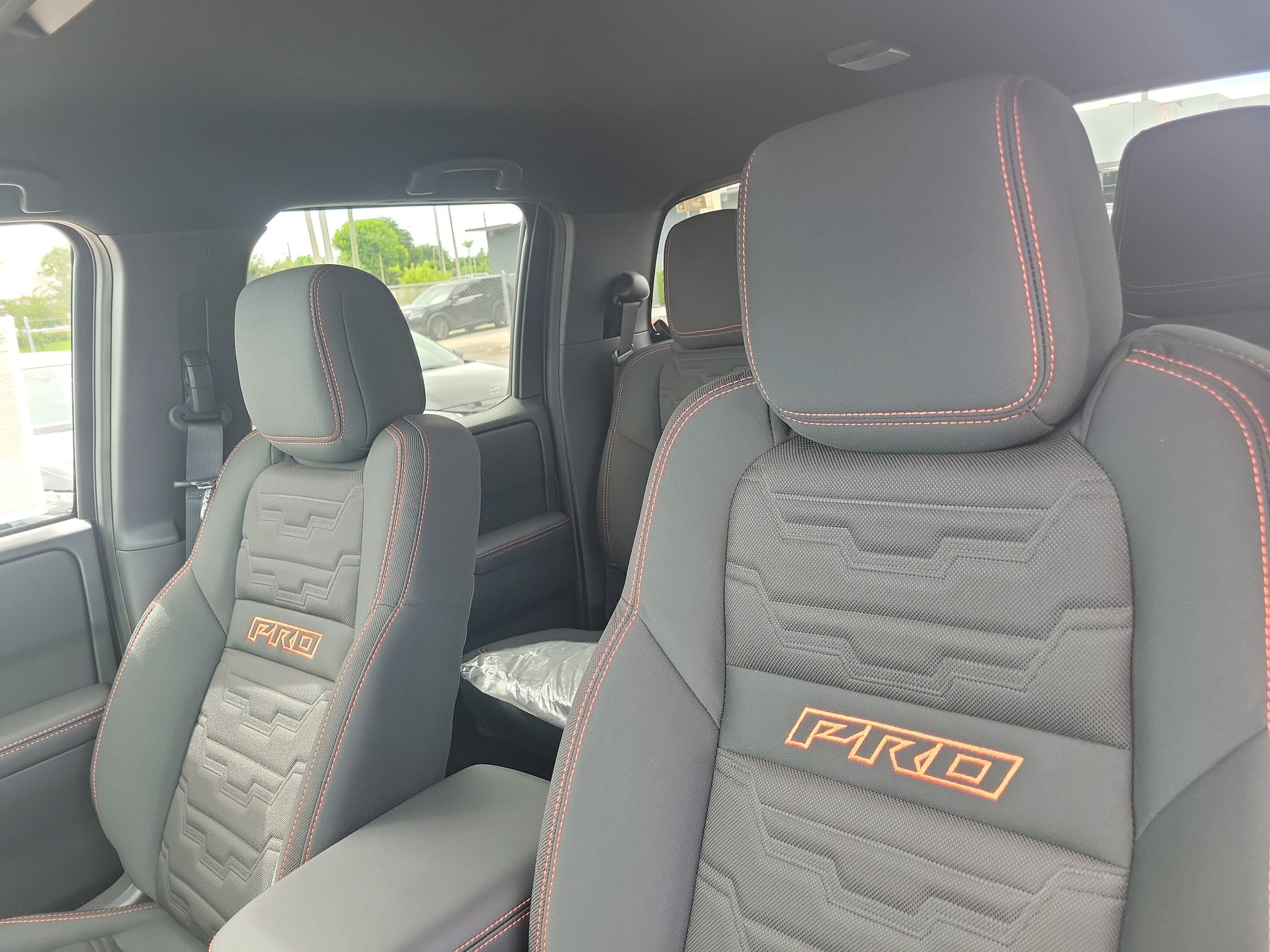 New 2027 Nissan Frontier PRO-4X w/ Pro Convenience Package RWD image 19