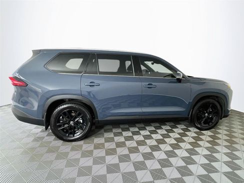 Used 2024 Toyota Grand Highlander AWD image 10