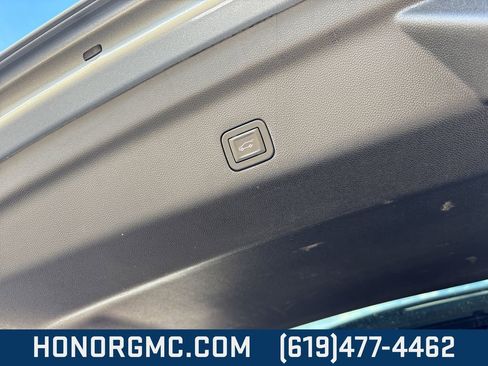 Used 2025 GMC Yukon Denali image 21