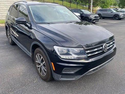 Used 2019 Volkswagen Tiguan SE w/ Panoramic Sunroof Package FWD image 1