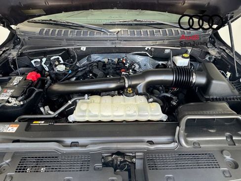 Used 2024 Ford Expedition Limited AWD/4WD image 5