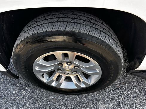 Used 2020 Chevrolet Suburban LT image 23