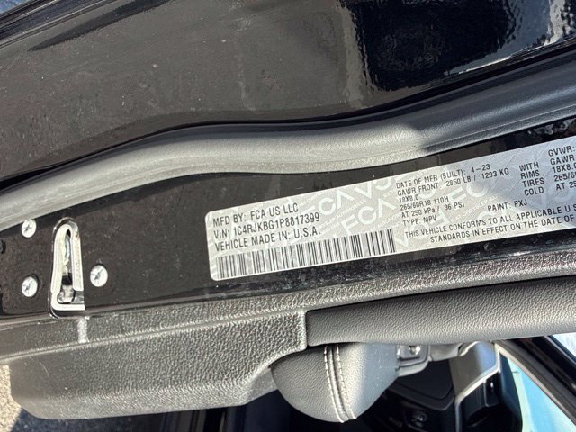 Used 2023 Jeep Grand Cherokee L Limited AWD/4WD image 36