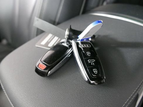 Used 2023 Audi Q8 Prestige w/ Prestige Package AWD/4WD image 28