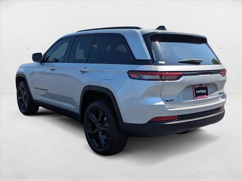 New 2025 Jeep Grand Cherokee Limited w/ Black Appearance Package image 7