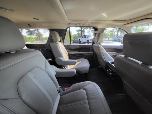 Used 2019 Ford Expedition Max Limited w/ Equipment Group 302A AWD/4WD image 9