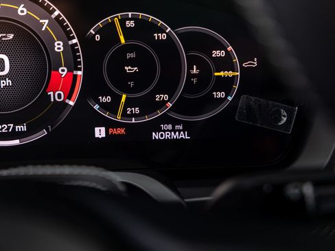 Certified 2025 Porsche 911 GT3 RWD image 29