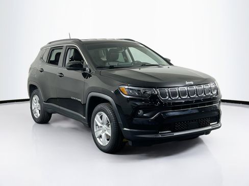 Used 2022 Jeep Compass Latitude w/ Convenience Group image 3