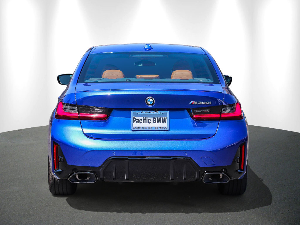 Used 2025 BMW M340i w/ Premium Package RWD image 5