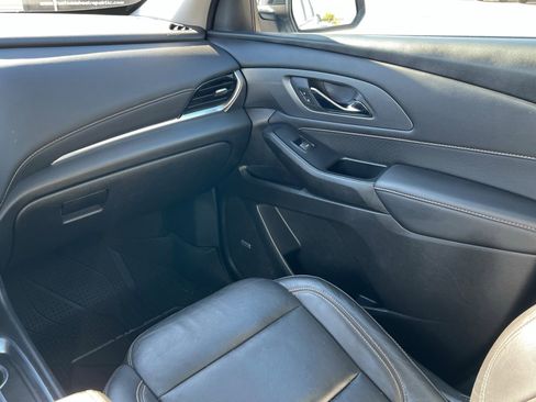 Used 2021 Chevrolet Traverse Premier w/ Redline Edition image 12