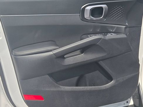 Certified 2026 Kia Sorento LX FWD image 15