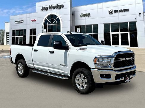 Used 2024 RAM 2500 Big Horn AWD/4WD image 1
