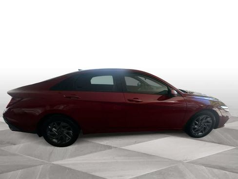 Used 2024 Hyundai Elantra SEL FWD image 9