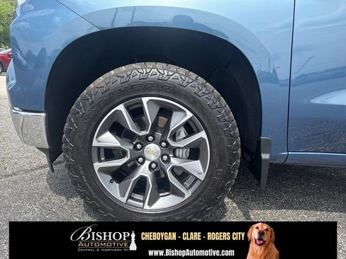 Used 2024 Chevrolet Silverado 1500 LT AWD/4WD image 16