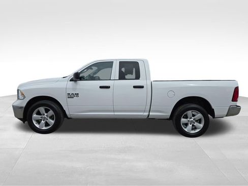 Used 2024 RAM 1500 Classic SLT AWD/4WD image 9