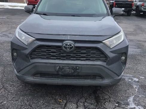 Used 2021 Toyota RAV4 XLE image 3