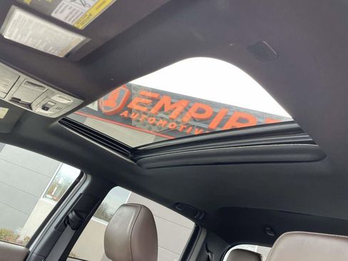 Used 2019 Toyota Tacoma Limited image 18