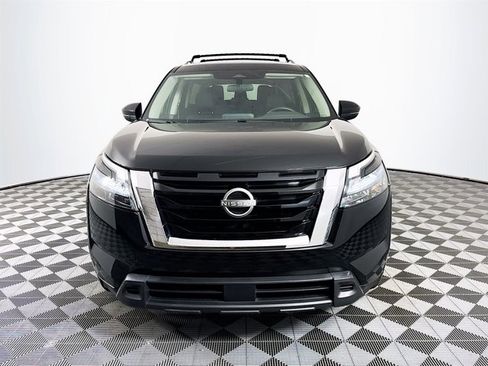 Certified 2024 Nissan Pathfinder SV image 2