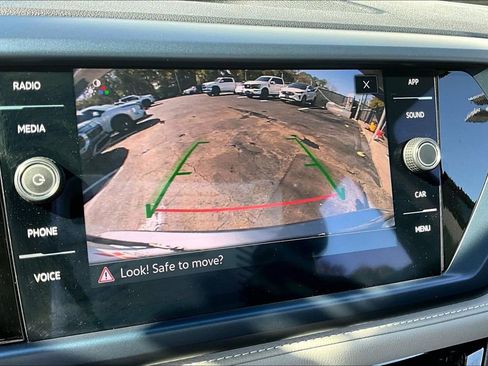 Used 2024 Volkswagen Taos SE image 13