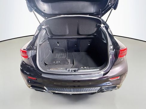 Used 2017 INFINITI QX30 Sport FWD image 34