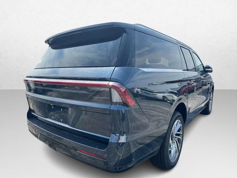 New 2025 Lincoln Navigator L Reserve image 5