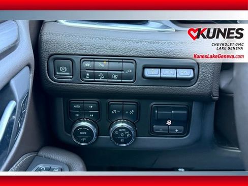 Used 2022 GMC Yukon Denali w/ Denali Premium Package image 60