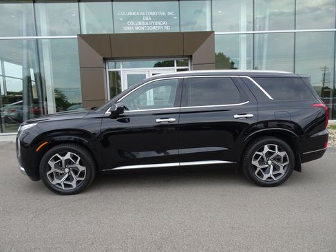 Used 2022 Hyundai Palisade Calligraphy FWD image 2